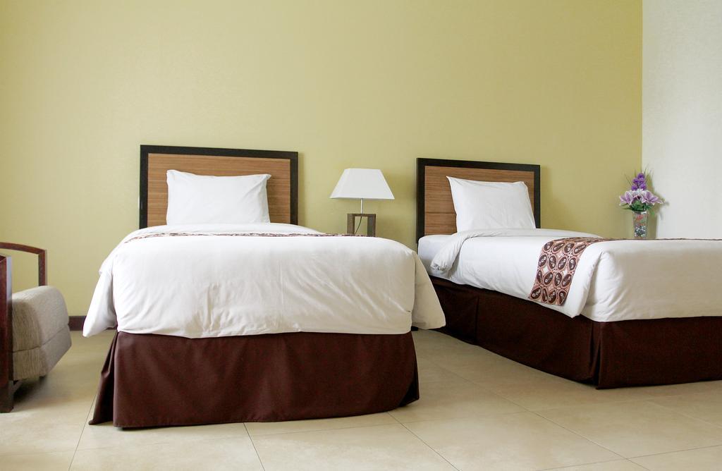 Gowongan Inn Yogyakarta Chambre photo